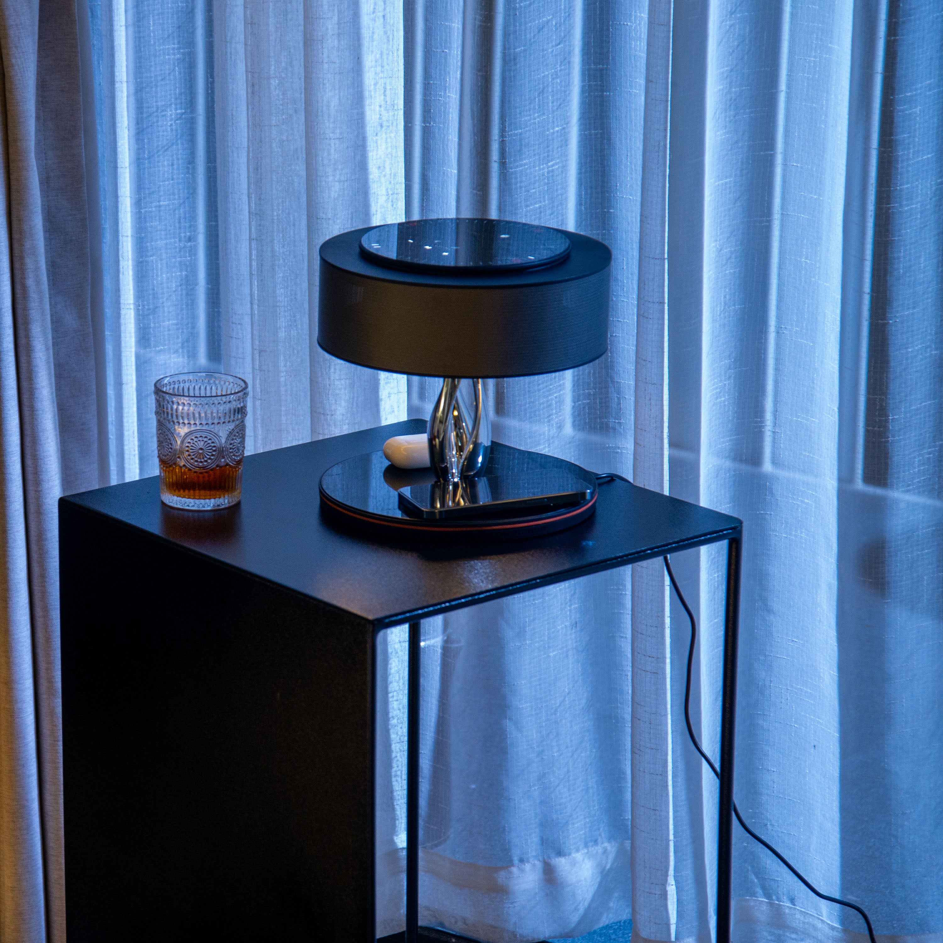 Moda Wireless Charging Speaker Lamp
