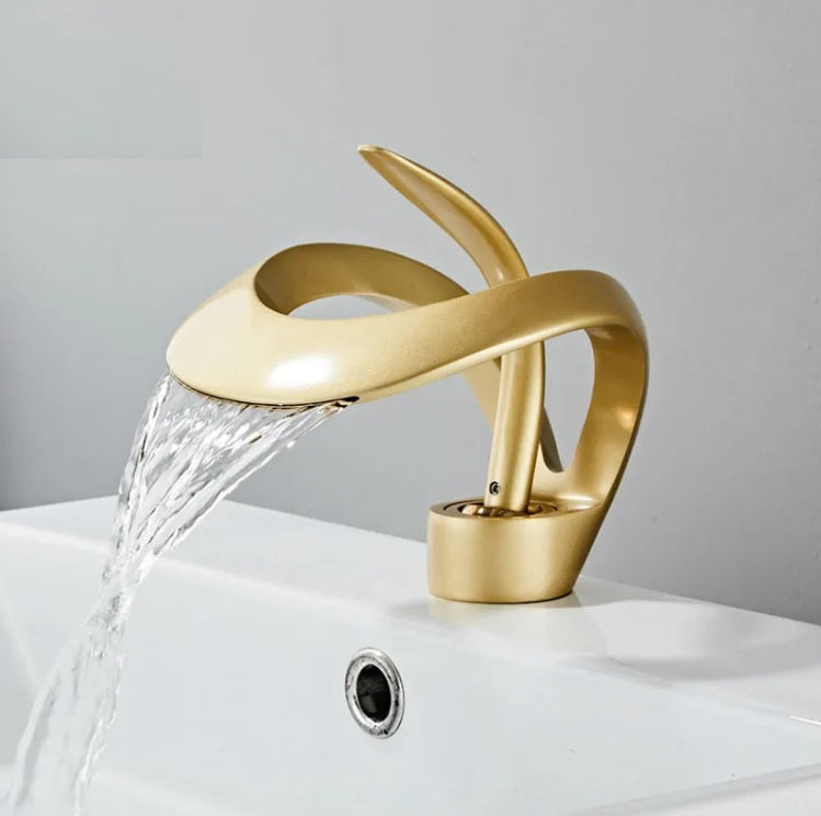 Susette Faucet